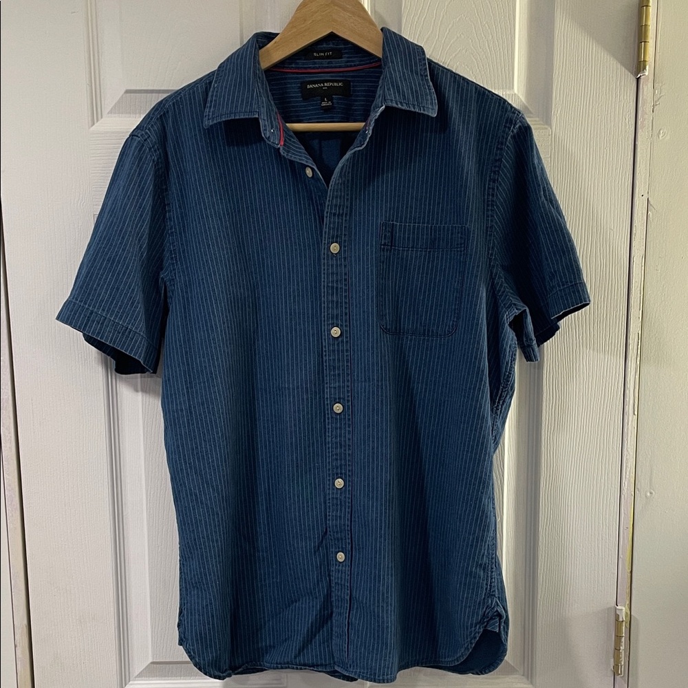 Banana Republic Men's Short-Sleeve Button-Down Shirt in Indigo Blue Pinstripe